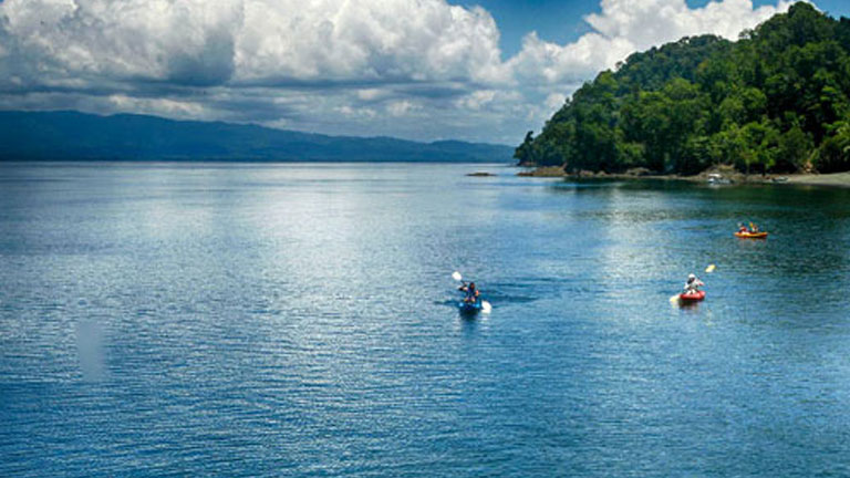 Kayaking on Golfo Dulce by Playa Nicuesa Rainforest Lodge in Costa Rica