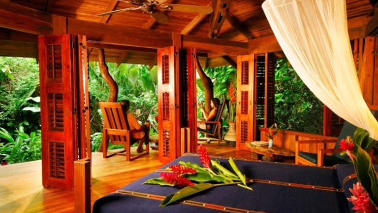 Private cabin at Playa Nicuesa Rainforest Lodge